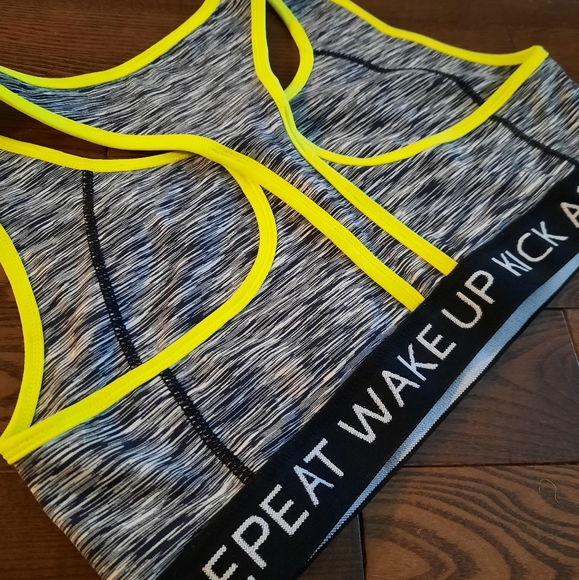 LIKE NEW 💥 TORRID Low Impact Wireless Sports Bra, Size 1 - Picture 8 of 8